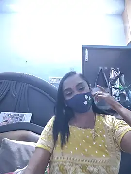 Snapshot of Dhaarani-cam chatting on 07/15/26, 10:26 Dhaarani-cam online show from 07/15/26, 10:26
