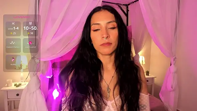 Snapshot of Raia_Martin chatting on 07/10/26, 05:56 Raia Martin online show from 07/10/26, 05:56