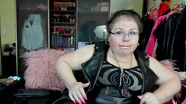 KaryQueen online show from 02/13/25, 04:11