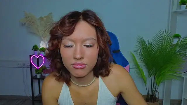 Snapshot of JazlynPlant chatting on 08/02/26, 10:25 JazlynPlant online show from 08/02/26, 10:25