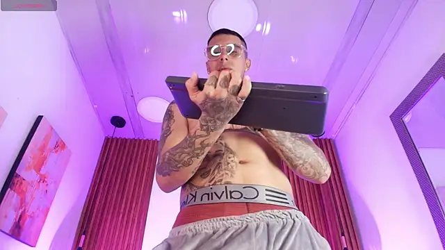 Snapshot of Liam_Ink chatting on 07/15/26, 12:32 Liam Ink online show from 07/15/26, 12:32