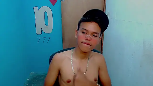 Snapshot of Harry_lov77 chatting on 07/11/26, 01:52 Harry lov77 online show from 07/11/26, 01:52