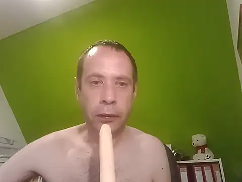 Snapshot of matdev82 chatting on 07/11/26, 08:00 matdev82 online show from 07/11/26, 08:00
