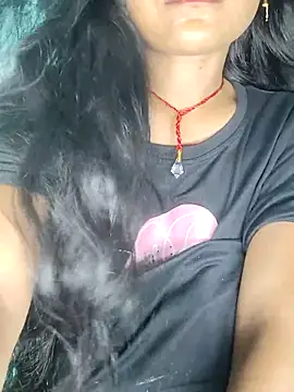 Snapshot of saniya-mirza7 chatting on 07/11/26, 04:32 saniya-mirza7 online show from 07/11/26, 04:32