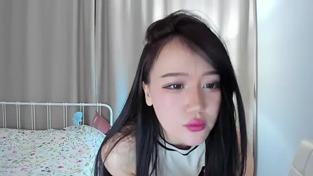 Snapshot of AmiliYan chatting on 04/17/26, 09:45 AmiliYan online show from 04/17/26, 09:45