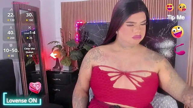 Snapshot of isabelleandbrand chatting on 10/31/25, 12:17 isabelleandbrand online show from 10/31/25, 12:17