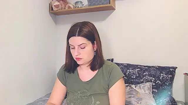 Snapshot of alisenties chatting on 03/03/25, 05:18 alisenties online show from 03/03/25, 05:18