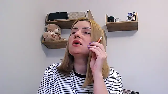 Snapshot of alisenties chatting on 03/15/26, 04:13 alisenties online show from 03/15/26, 04:13