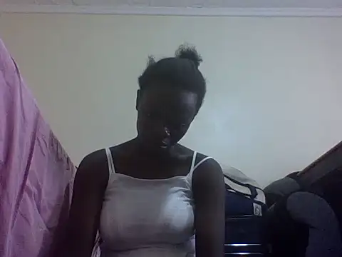 Snapshot of essyqueenk chatting on 07/14/26, 10:21 essyqueenk online show from 07/14/26, 10:21