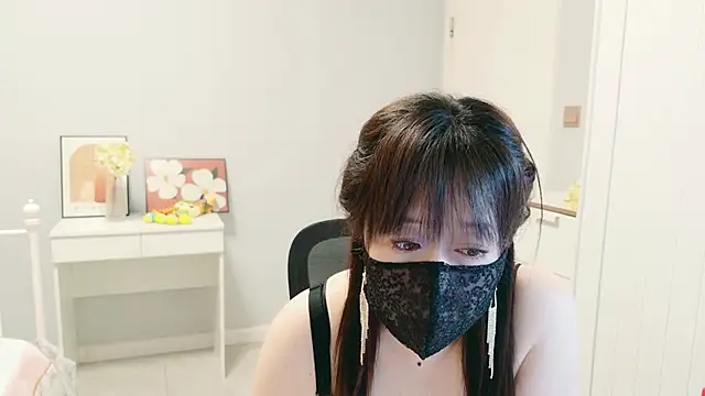 Snapshot of XantheBloom chatting on 07/17/26, 01:07 XantheBloom online show from 07/17/26, 01:07