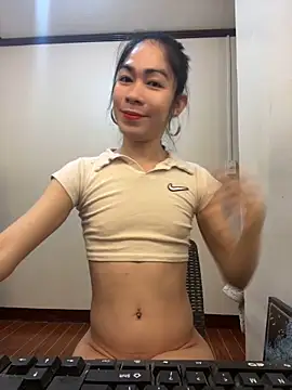 Snapshot of YourTSLovely chatting on 11/09/25, 07:34 YourTSLovely online show from 11/09/25, 07:34