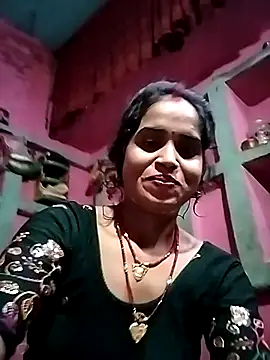 Snapshot of Simran_Love143 chatting on 07/17/26, 04:01 Simran Love143 online show from 07/17/26, 04:01