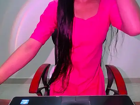Snapshot of Hotty_green chatting on 07/17/26, 04:30 Hotty green online show from 07/17/26, 04:30