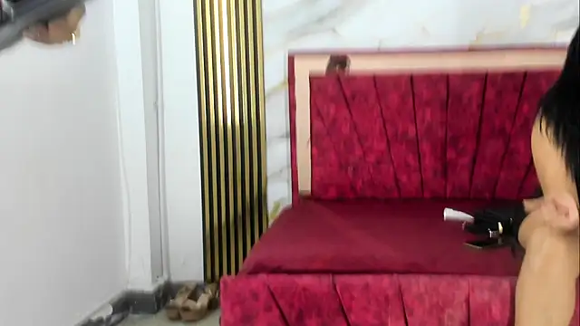 Snapshot of hotmommy_Maia chatting on 07/16/26, 04:40 hotmommy Maia online show from 07/16/26, 04:40