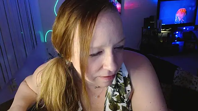 Snapshot of XxMs_StarzxX chatting on 02/06/26, 02:05 XxMs StarzxX online show from 02/06/26, 02:05