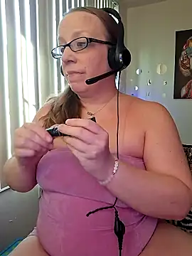 Snapshot of XxMs_StarzxX chatting on 04/14/26, 10:05 XxMs StarzxX online show from 04/14/26, 10:05