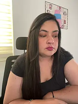 Snapshot of Antonella_Bernal_ chatting on 07/16/26, 01:39 Antonella Bernal online show from 07/16/26, 01:39