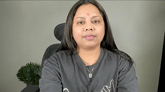 Snapshot of Varsha-ji767 chatting on 07/16/26, 07:53 Varsha-ji767 online show from 07/16/26, 07:53