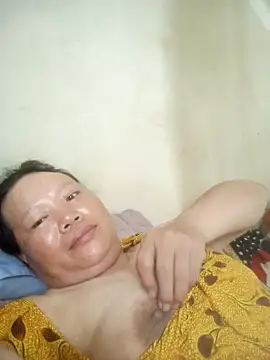 Snapshot of Queenie9z chatting on 07/20/26, 11:23 Queenie9z online show from 07/20/26, 11:23