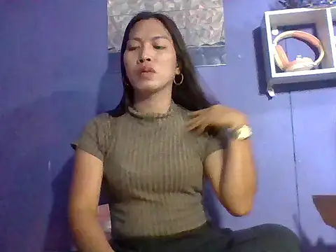 Snapshot of Mia_eyh chatting on 07/20/26, 05:11 Mia eyh online show from 07/20/26, 05:11