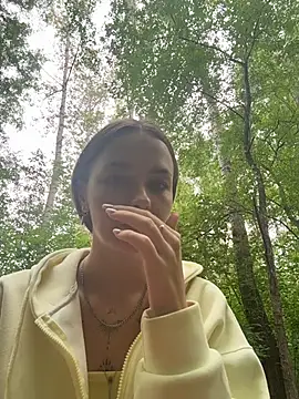 Snapshot of MiaCatt chatting on 07/23/26, 01:58 MiaCatt online show from 07/23/26, 01:58