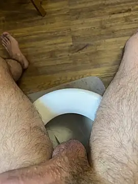 Snapshot of grossebite20dure chatting on 07/19/26, 01:37 grossebite20dure online show from 07/19/26, 01:37