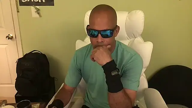 Snapshot of Roman_Sebastian chatting on 07/20/26, 01:42 Roman Sebastian online show from 07/20/26, 01:42