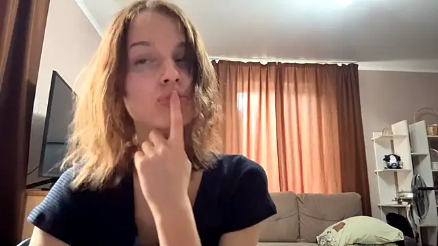 Snapshot of rynique chatting on 07/26/26, 10:00 rynique online show from 07/26/26, 10:00