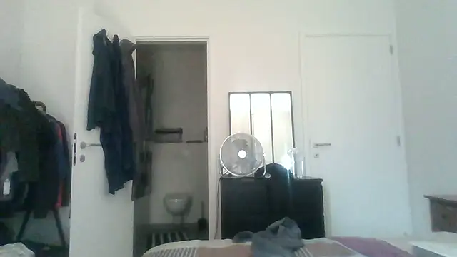 Snapshot of FFbottomnow chatting on 07/21/26, 03:14 FFbottomnow online show from 07/21/26, 03:14