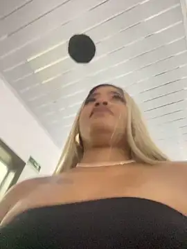 riri brunnete online show from 04/01/26, 04:02