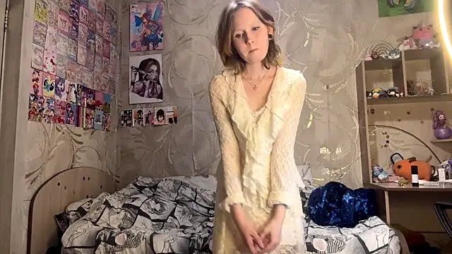 Snapshot of JosephineBulmer chatting on 07/23/26, 04:27 JosephineBulmer online show from 07/23/26, 04:27