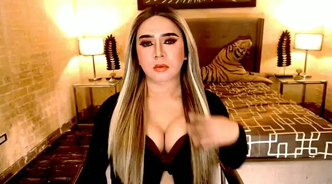 Snapshot of BigCumHuntersxx chatting on 01/20/25, 05:37 BigCumHuntersxx online show from 01/20/25, 05:37