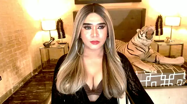 Snapshot of BigCumHuntersxx chatting on 01/24/25, 04:28 BigCumHuntersxx online show from 01/24/25, 04:28