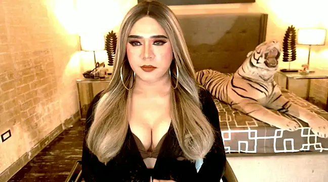 Snapshot of BigCumHuntersxx chatting on 01/30/25, 06:54 BigCumHuntersxx online show from 01/30/25, 06:54