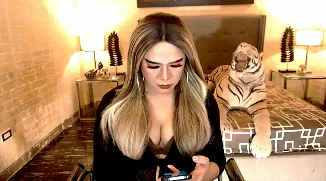 Snapshot of BigCumHuntersxx chatting on 02/01/25, 06:08 BigCumHuntersxx online show from 02/01/25, 06:08