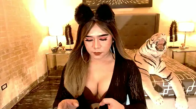 Snapshot of BigCumHuntersxx chatting on 02/05/25, 08:00 BigCumHuntersxx online show from 02/05/25, 08:00