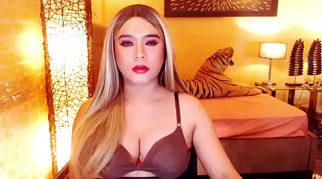 Snapshot of BigCumHuntersxx chatting on 03/14/25, 04:51 BigCumHuntersxx online show from 03/14/25, 04:51