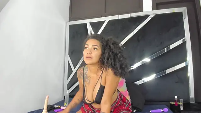 Chloe xht online show from 07/28/26, 07:39