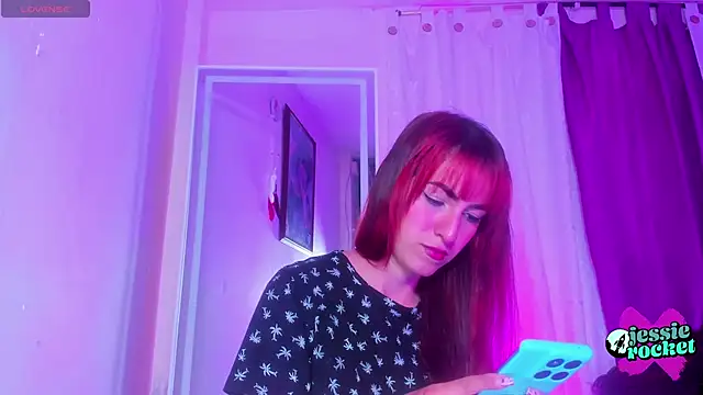 jessierocketx online show from 10/21/25, 03:13