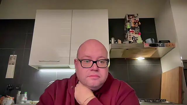 Snapshot of theitalianbear chatting on 12/20/24, 06:56 theitalianbear online show from 12/20/24, 06:56