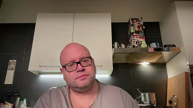 Snapshot of theitalianbear chatting on 12/23/24, 12:35 theitalianbear online show from 12/23/24, 12:35