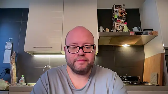 Snapshot of theitalianbear chatting on 01/29/25, 03:47 theitalianbear online show from 01/29/25, 03:47