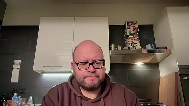 Snapshot of theitalianbear chatting on 01/31/25, 06:57 theitalianbear online show from 01/31/25, 06:57