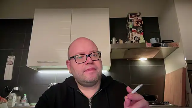 Snapshot of theitalianbear chatting on 02/06/25, 04:53 theitalianbear online show from 02/06/25, 04:53