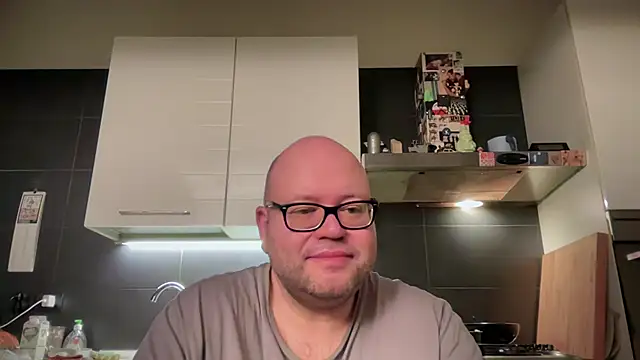 Snapshot of theitalianbear chatting on 02/07/25, 03:01 theitalianbear online show from 02/07/25, 03:01