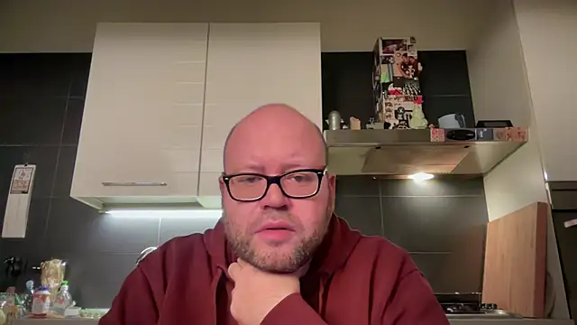 Snapshot of theitalianbear chatting on 02/14/25, 06:51 theitalianbear online show from 02/14/25, 06:51