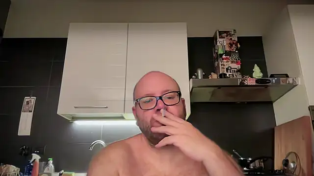 Snapshot of theitalianbear chatting on 09/16/25, 06:20 theitalianbear online show from 09/16/25, 06:20