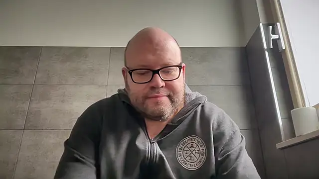 Snapshot of theitalianbear chatting on 10/03/25, 07:05 theitalianbear online show from 10/03/25, 07:05