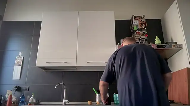 Snapshot of theitalianbear chatting on 10/13/25, 01:55 theitalianbear online show from 10/13/25, 01:55