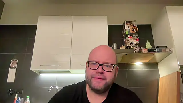 Snapshot of theitalianbear chatting on 11/03/25, 03:52 theitalianbear online show from 11/03/25, 03:52